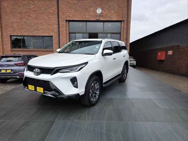 BUY TOYOTA FORTUNER 2025 2.4GD-6 AUTO, Omar's Motor Den